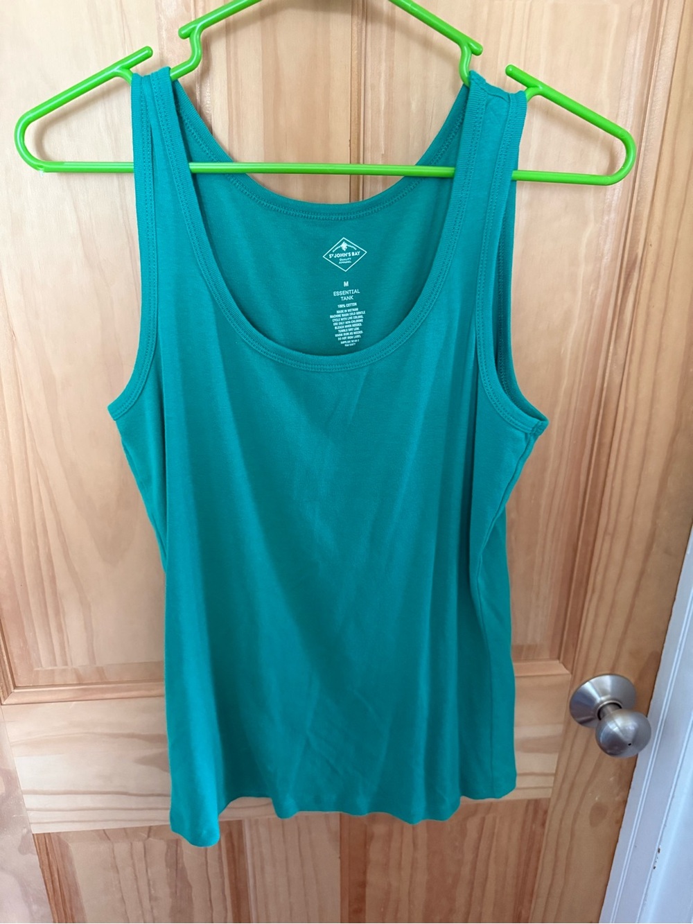 Like New, Women’s Size Medium St. John’s Bay Green Colored Tank Top